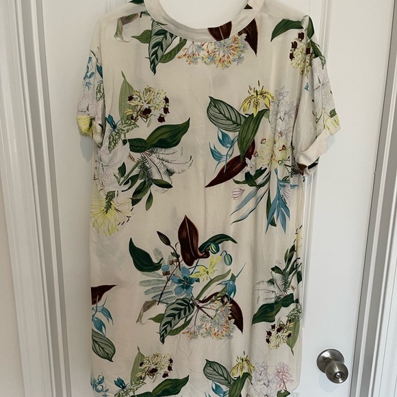 Summer dress - Picture 2 of 4